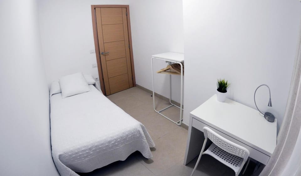 Bed, Photo of the whole room, Bedroom, hair dresser