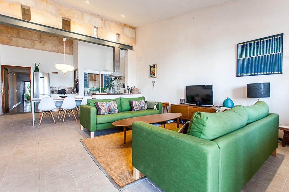 Kitchen or kitchenette, Living room, Dining area