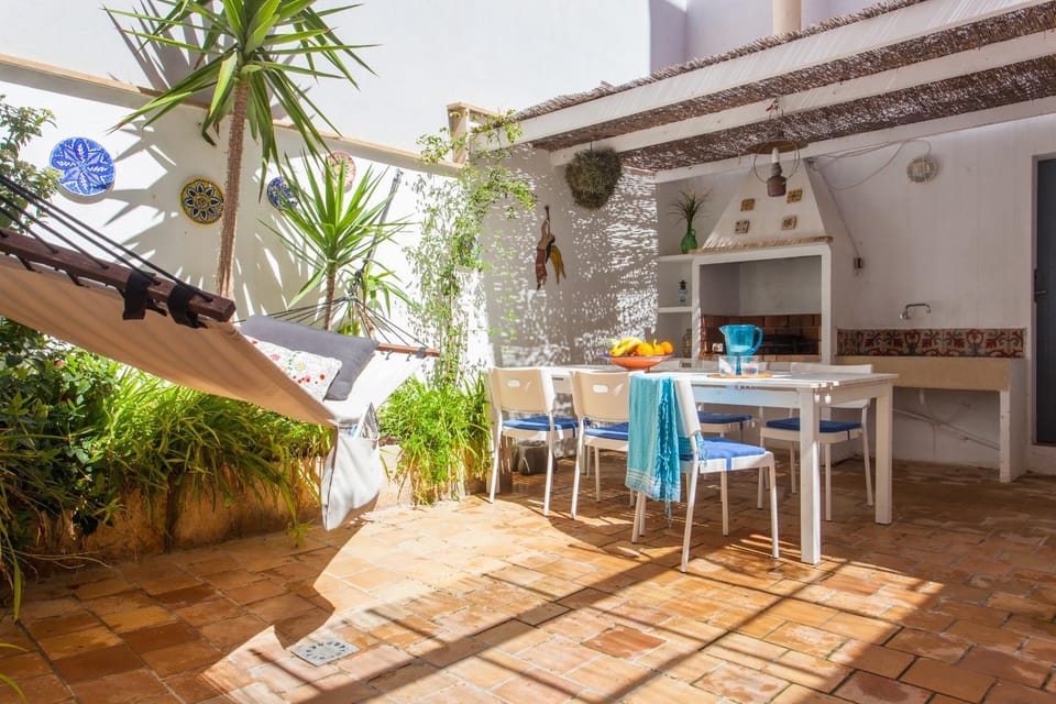 BBQ facilities, Dining area