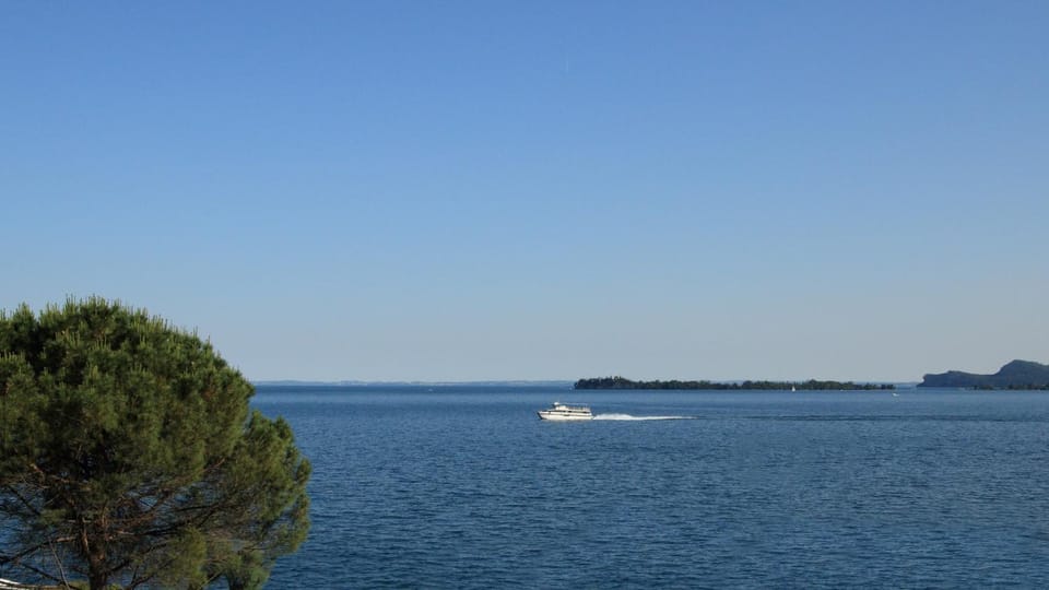 Day, Natural landscape, Lake view