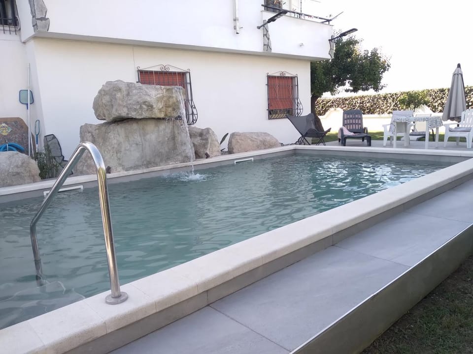 Day, Pool view, Swimming pool, sunbed