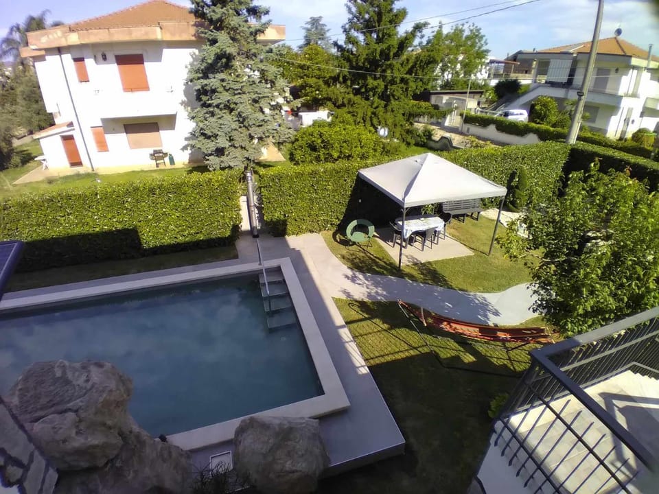 Property building, Spring, Day, Garden, Garden view, Pool view, Swimming pool, sunbed