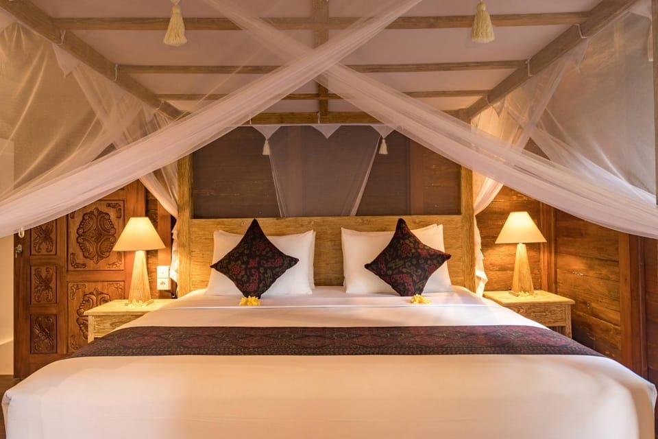 Bed, Bedroom, River view