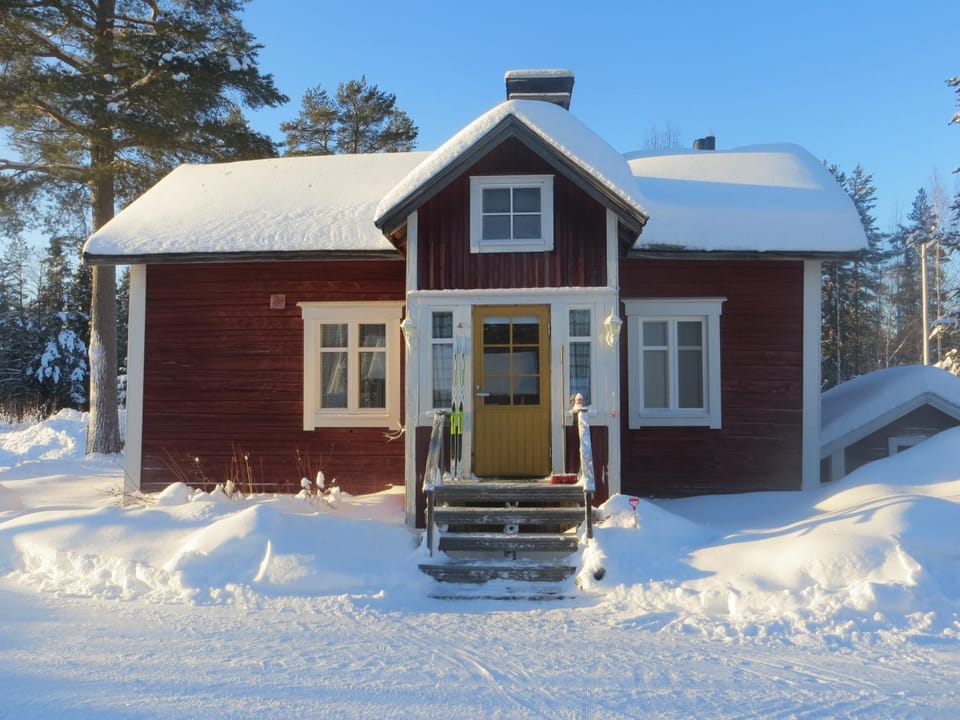Facade/entrance, Winter