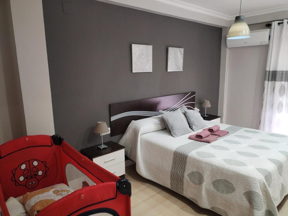 Bed, Living room, Photo of the whole room, Bedroom