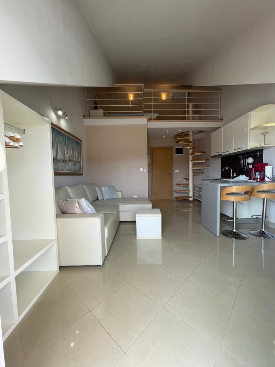 Kitchen or kitchenette, Living room, Seating area, Dining area