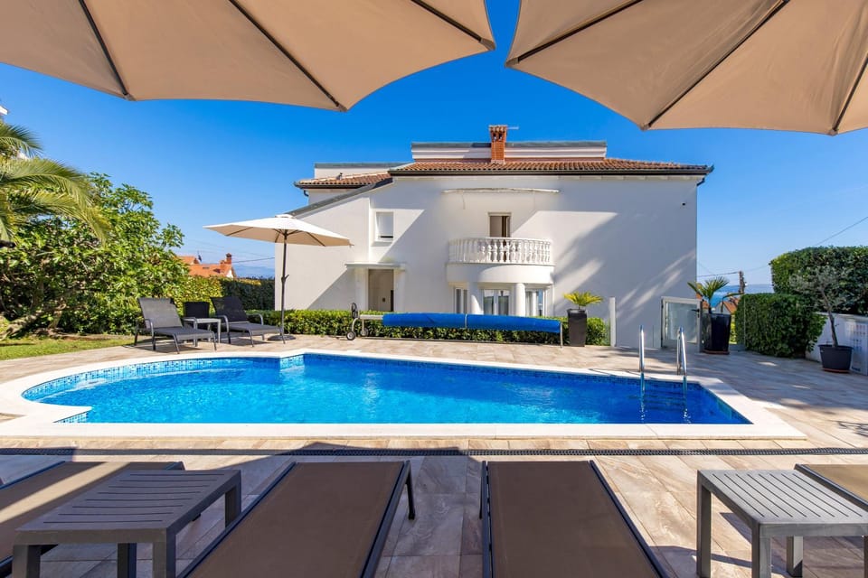 Patio, Swimming pool