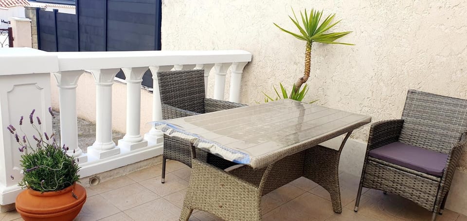 Idéale et charmante maisonnette, Mer & Nature, Parking et Terrasse Apartment in Cagnes-sur-Mer