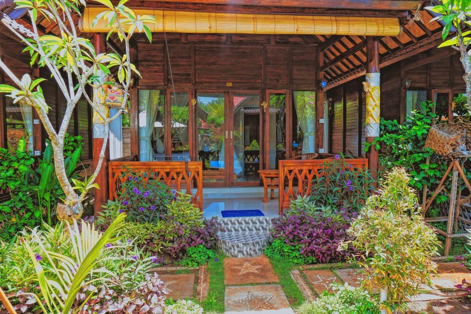 Mertasari Bungalows Campground/ 
RV Resort in Nusapenida