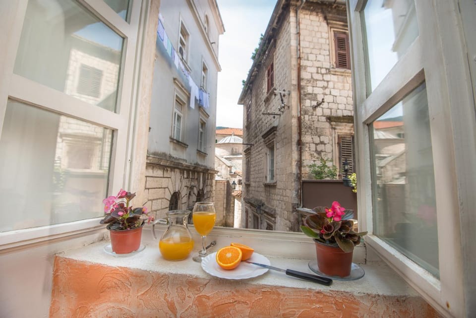 Nearby landmark, City view, Landmark view, Street view