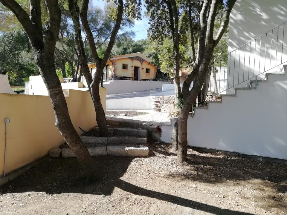 Property building, Facade/entrance, Bird's eye view