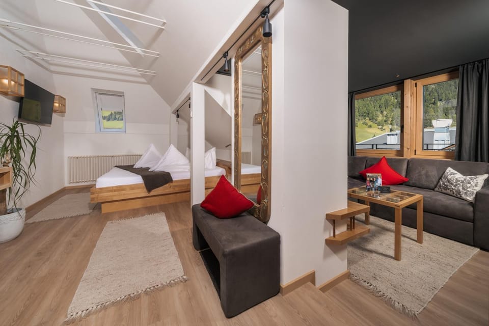 Living room, Photo of the whole room, Seating area