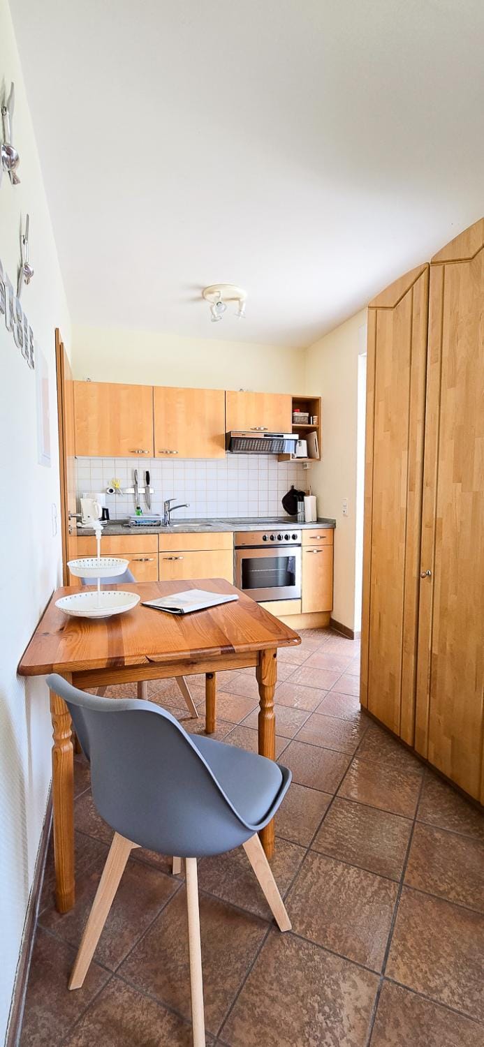 Kitchen or kitchenette, Dining area, pet friendly, stove