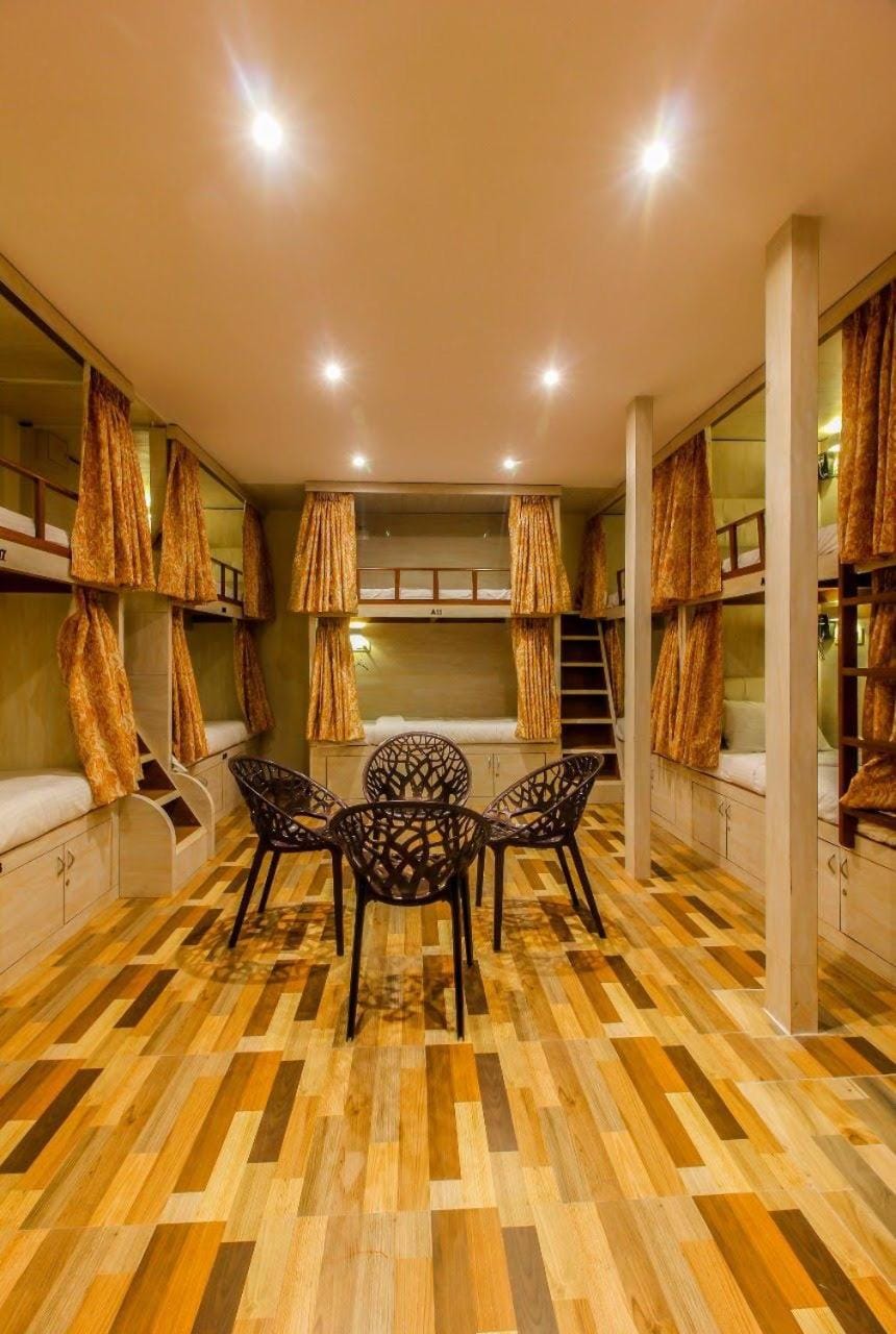 Blossom Dormitory For Male and Female Hostel in Mumbai