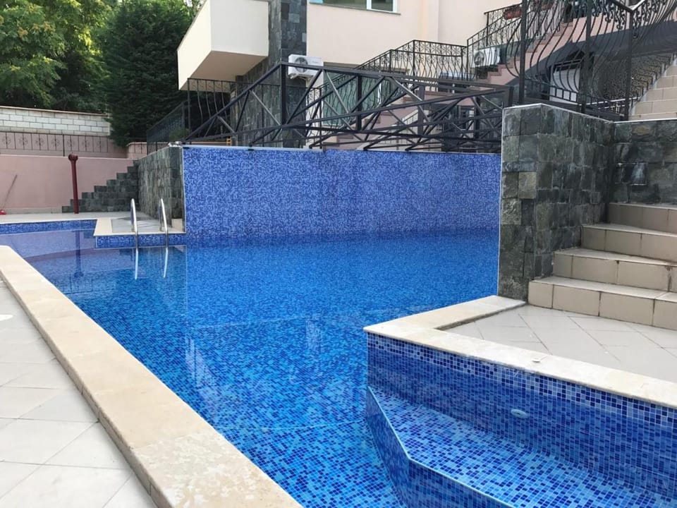 Swimming pool, Swimming pool