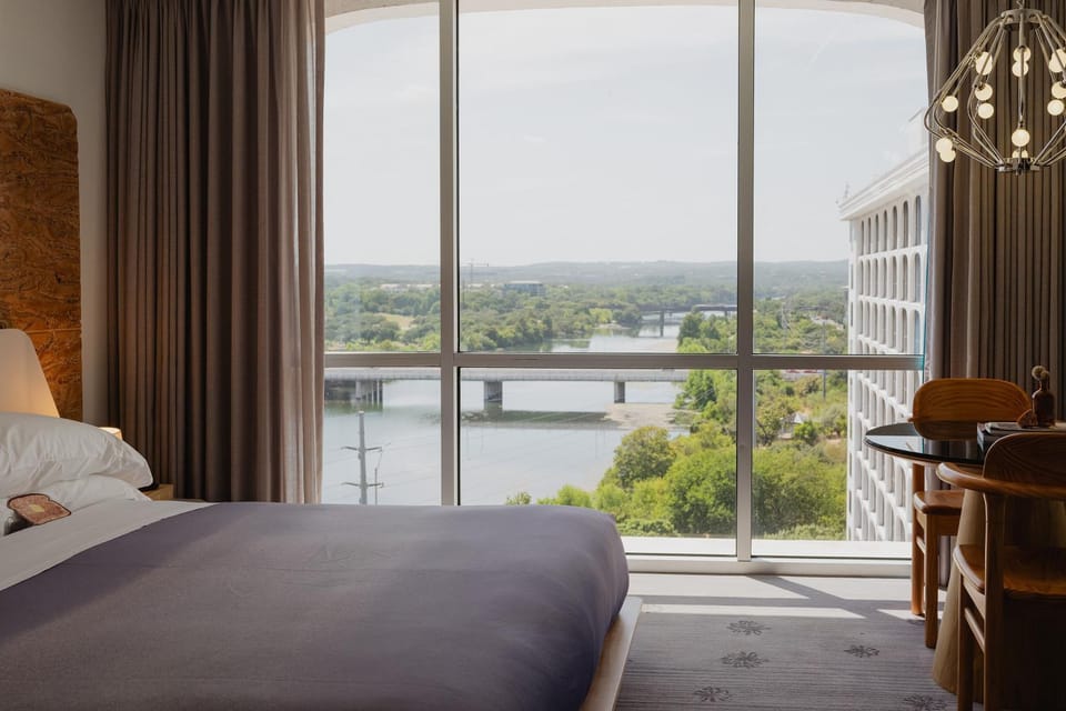 Bedroom, Lake view