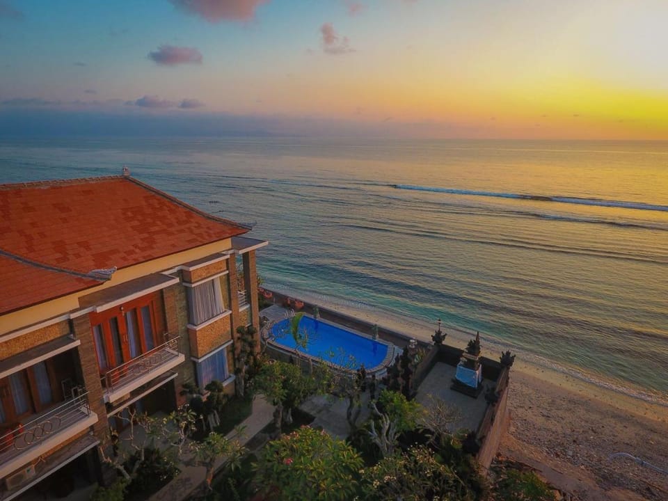 Property building, Natural landscape, Beach, Pool view, Sea view, Sunrise, sunbed
