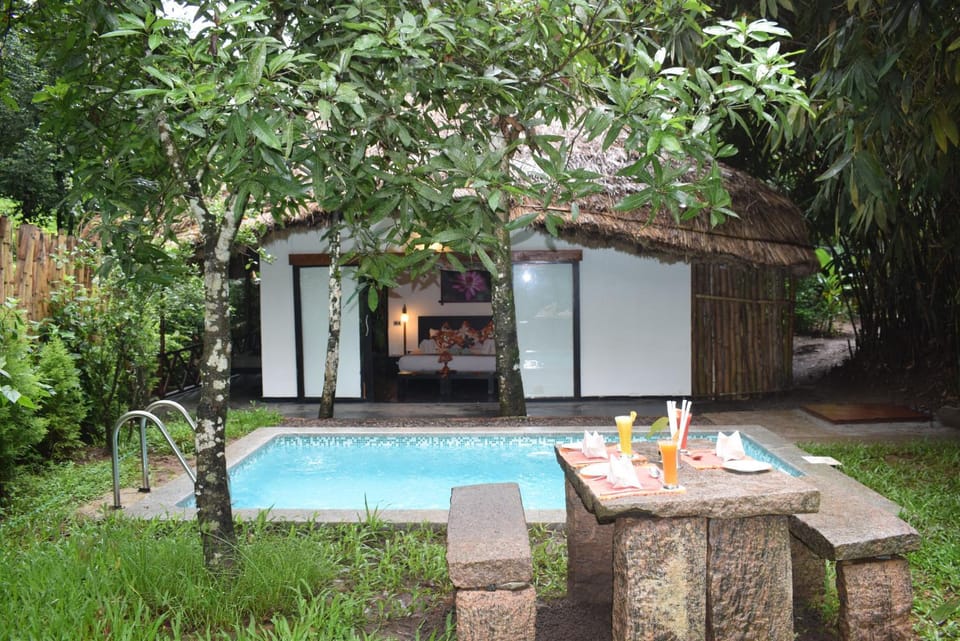 Garden, Dining area, Pool view, Swimming pool