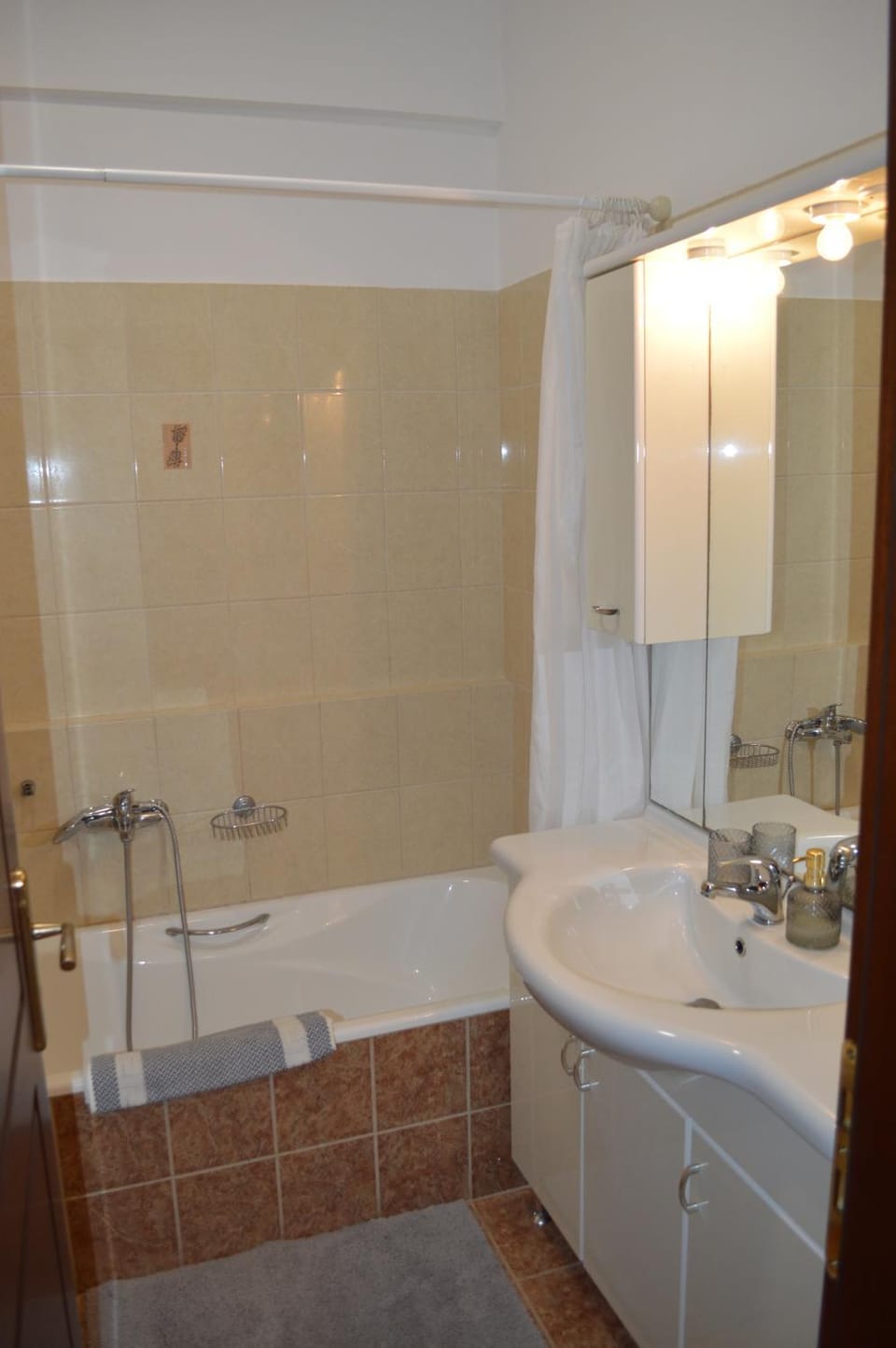 Bathroom, Bath