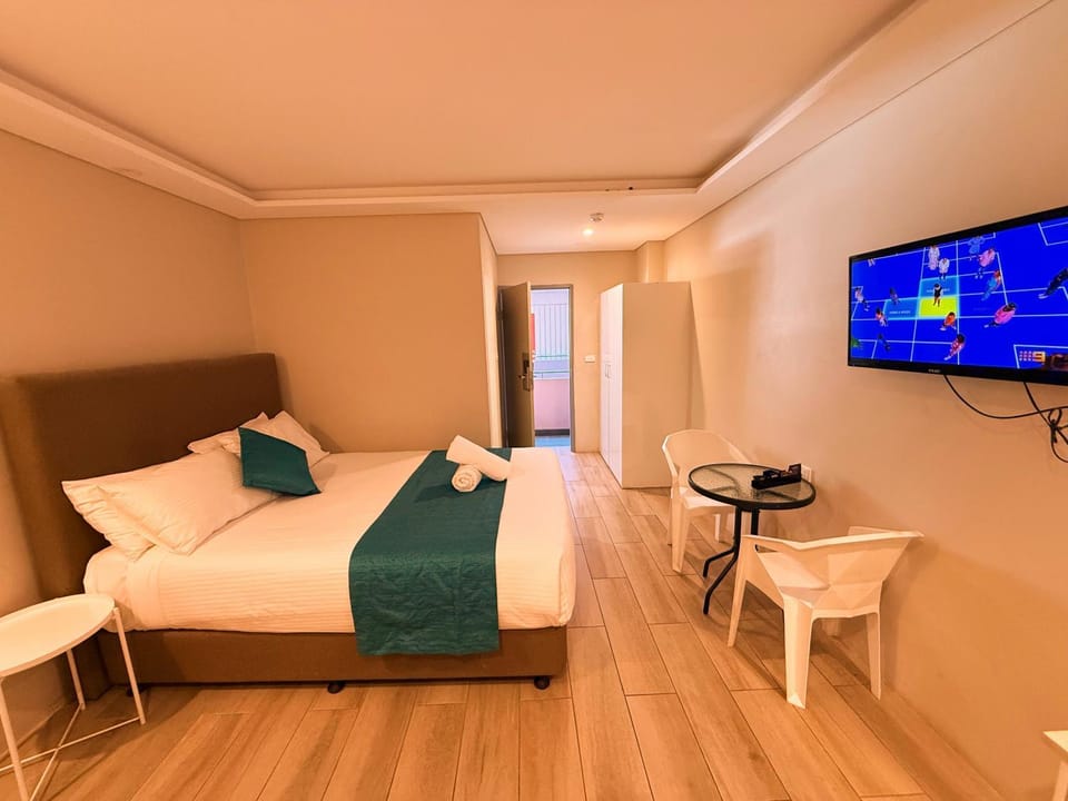 Bed, TV and multimedia, Coffee/tea facilities, Photo of the whole room