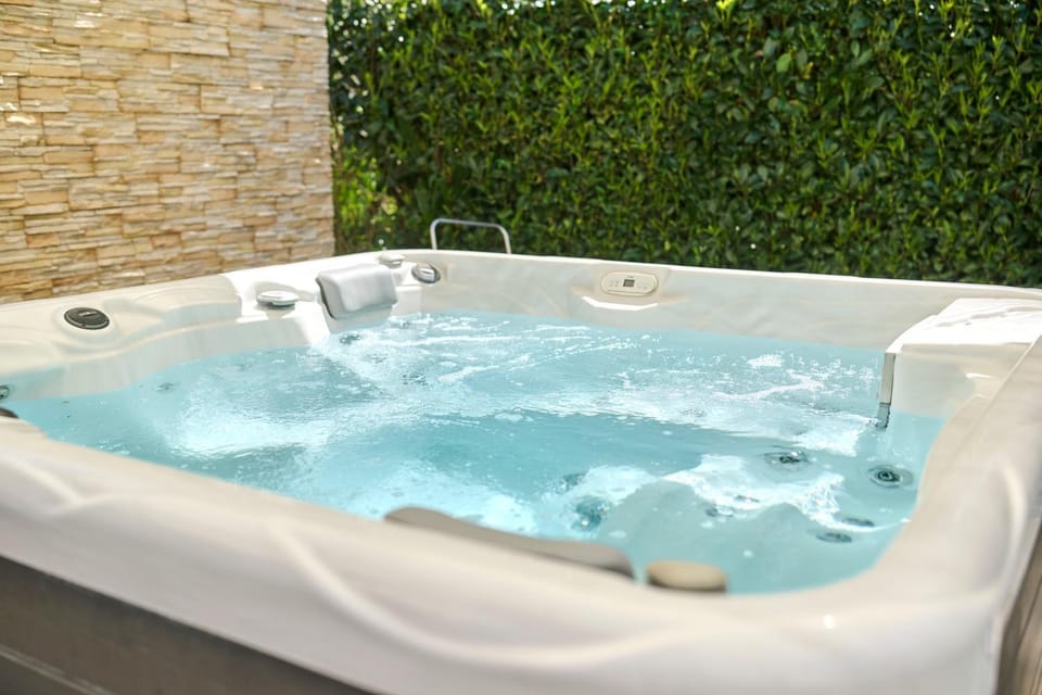 Natural landscape, Hot Tub