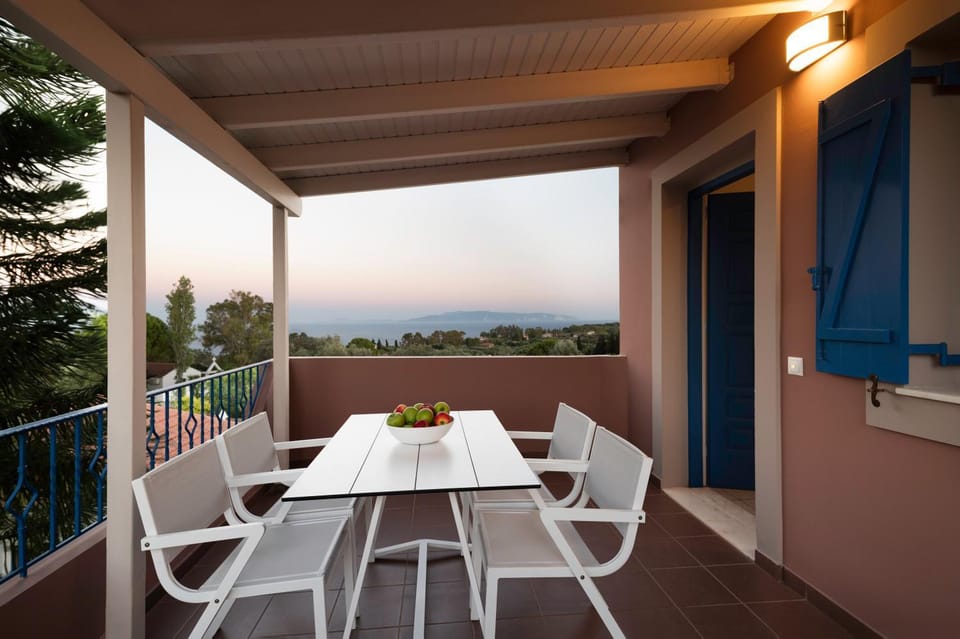 Natural landscape, Balcony/Terrace, Sea view