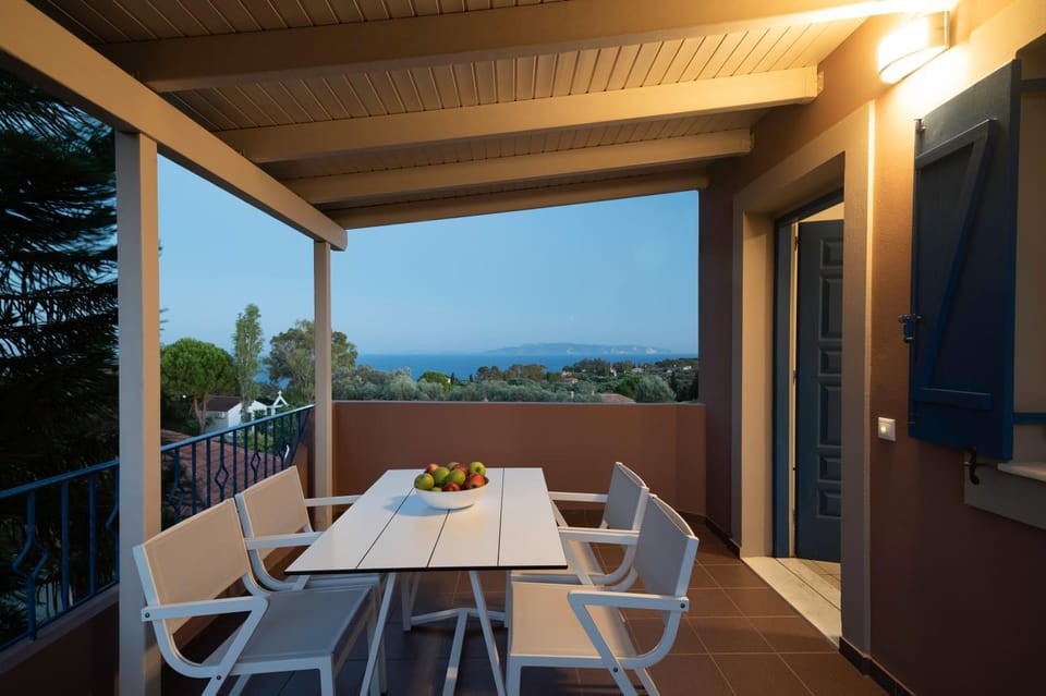 Night, Natural landscape, Balcony/Terrace, Dining area, Sea view