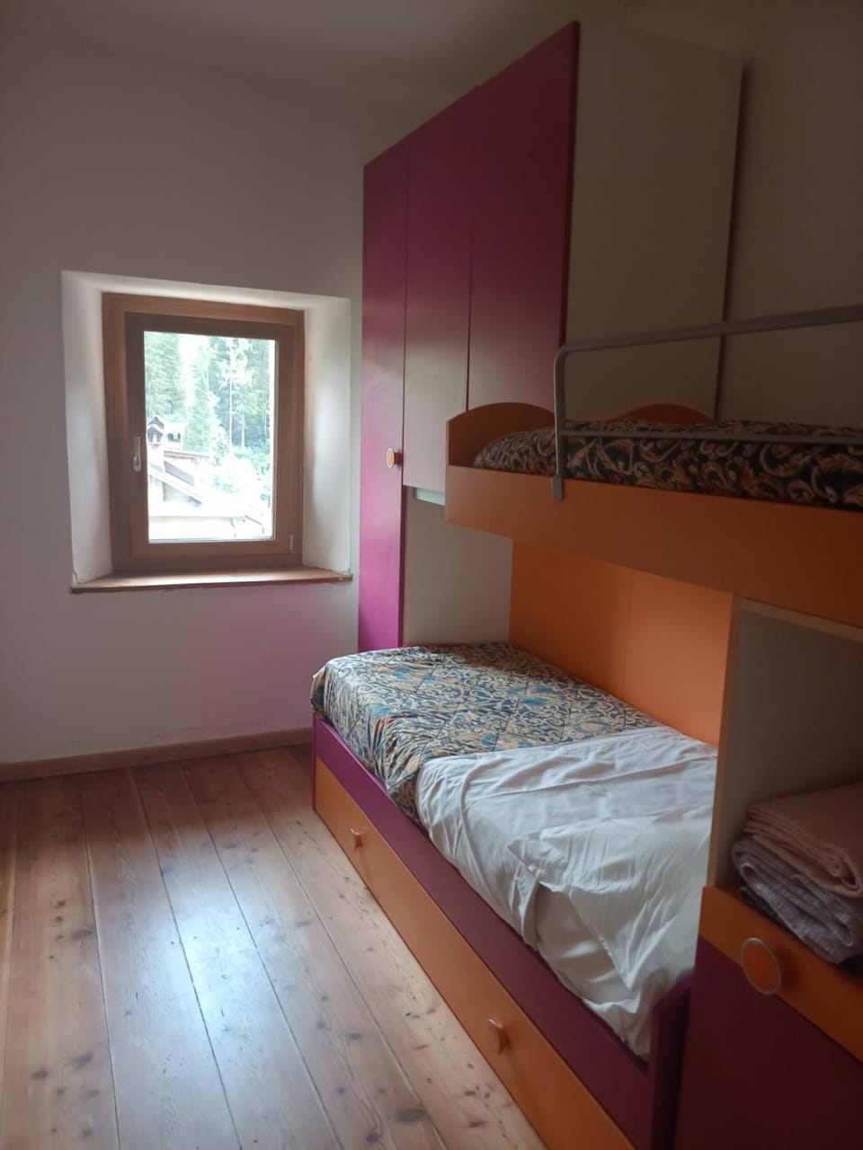 bunk bed