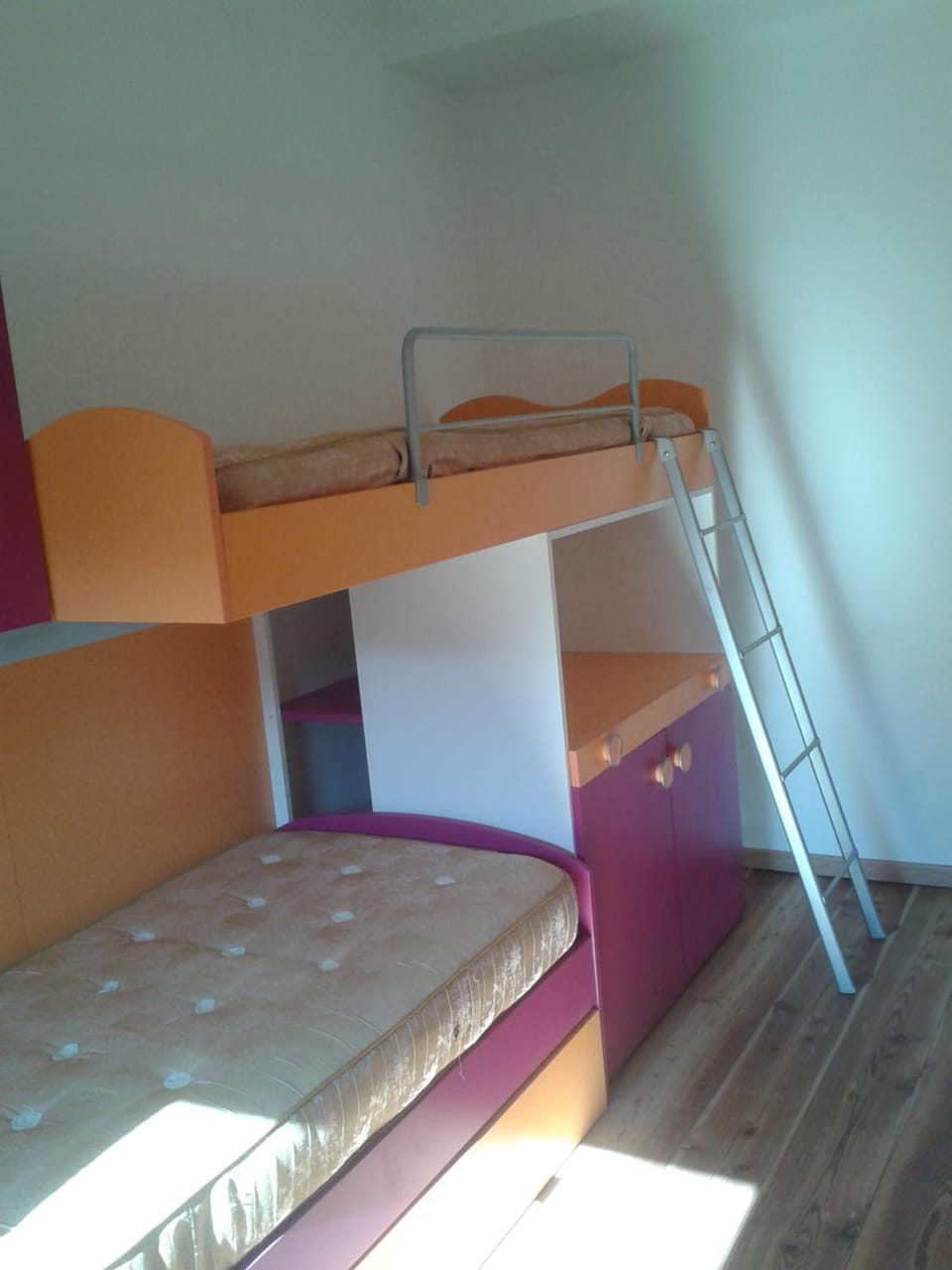 bunk bed