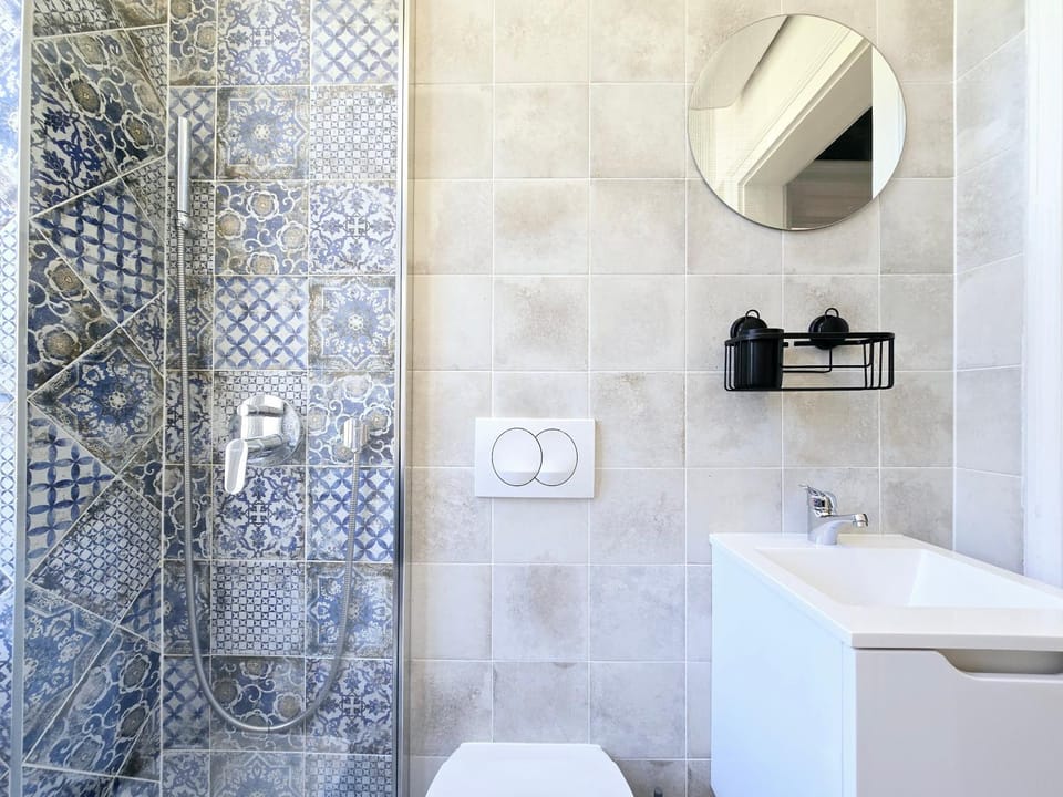 Shower, Bathroom