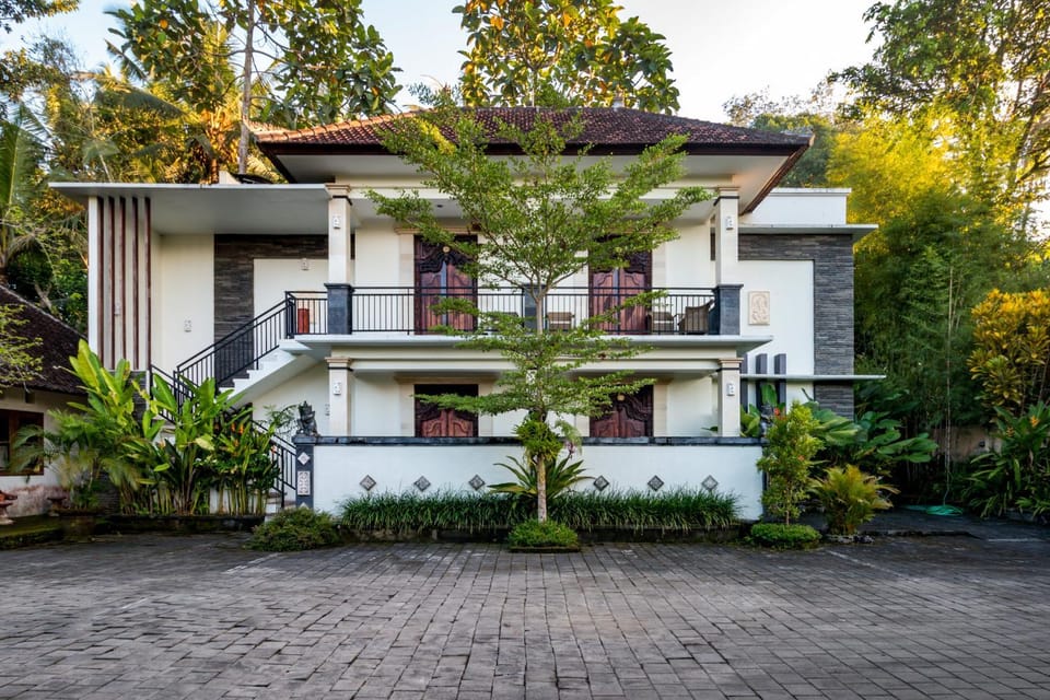 Property building, Spring, Day, Garden, Garden view