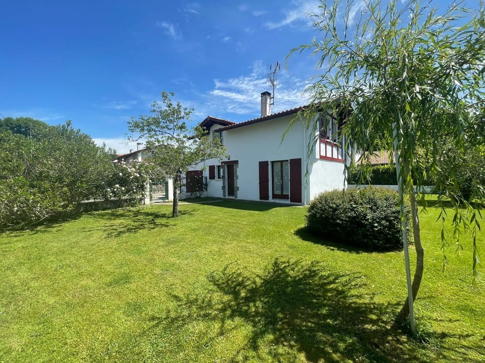 Maison Lore Mendi Elbarron House in French Basque Country