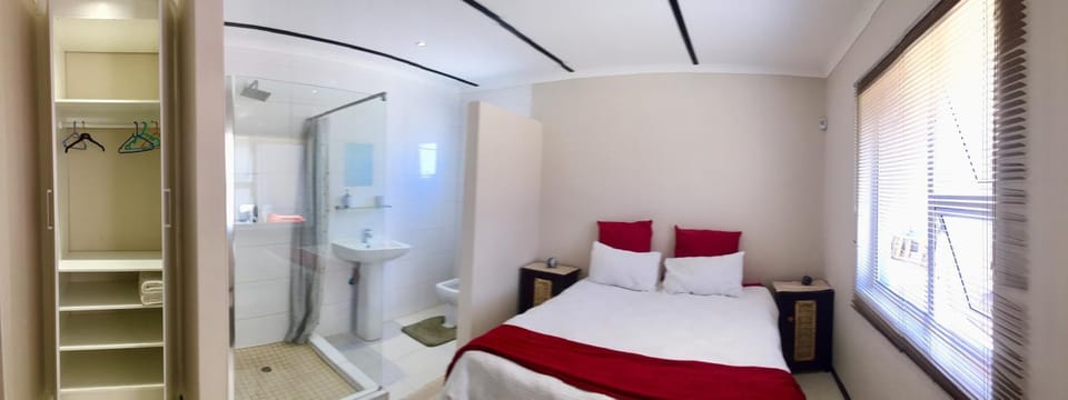 Shower, Bathroom, Bedroom