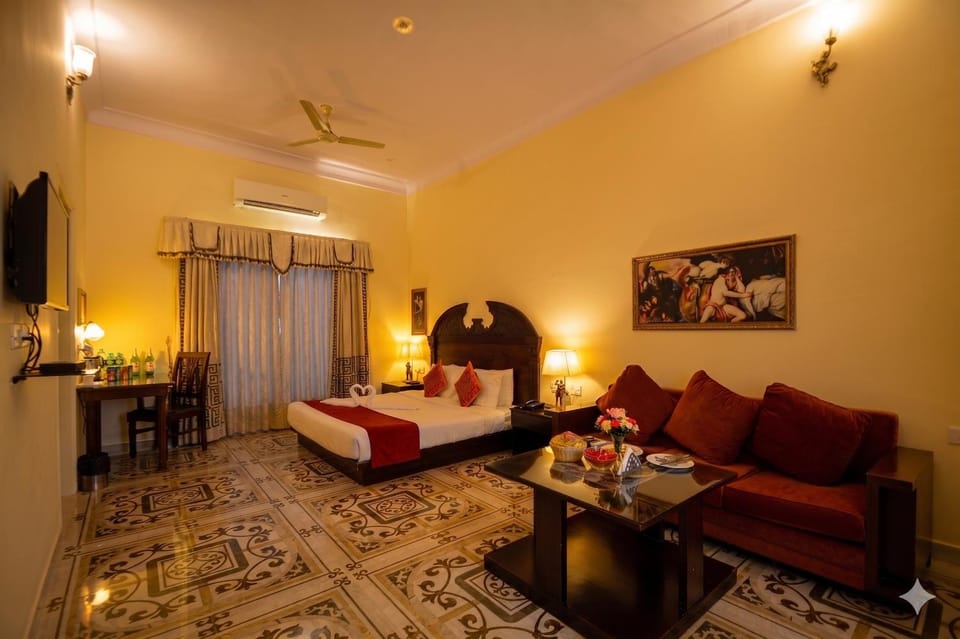 Bed, TV and multimedia, Bedroom