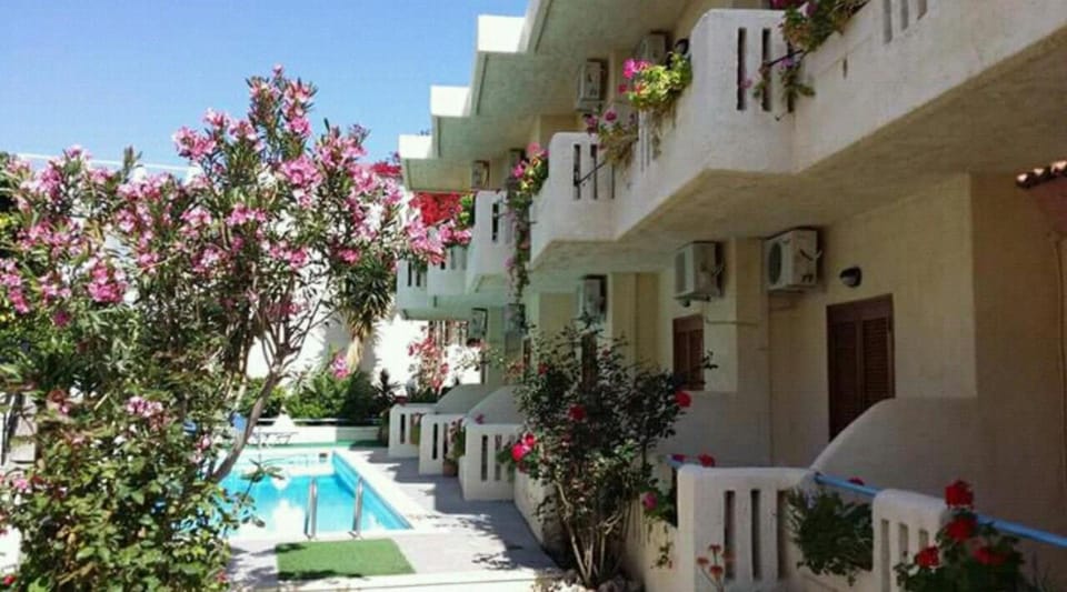 Property building, Pool view, Swimming pool