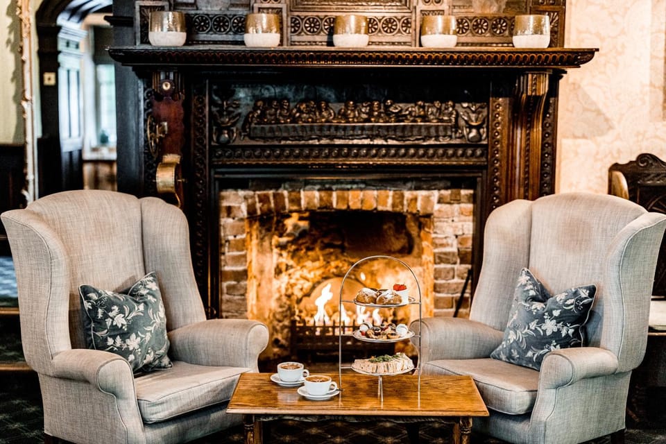 Lounge or bar, Food and drinks