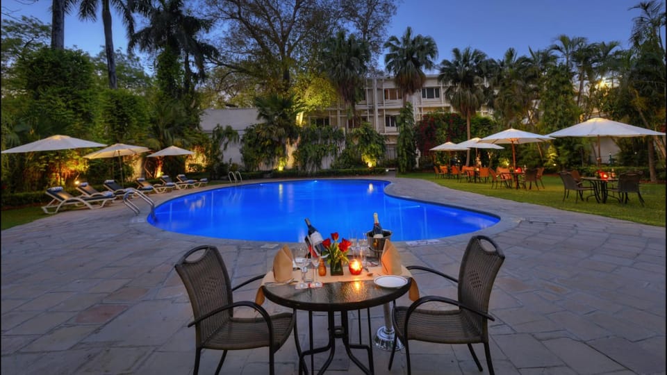 Swimming pool, Swimming pool