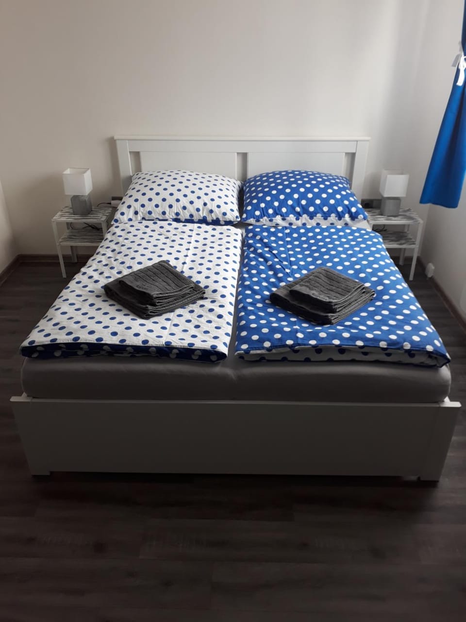 Nearby landmark, Restaurant/places to eat, Neighbourhood, Natural landscape, Bathroom, Kitchen or kitchenette, Bedroom