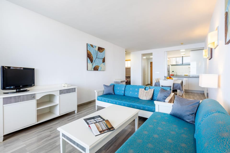 Communal lounge/ TV room, TV and multimedia, Kitchen or kitchenette, Living room, Seating area, Evening entertainment