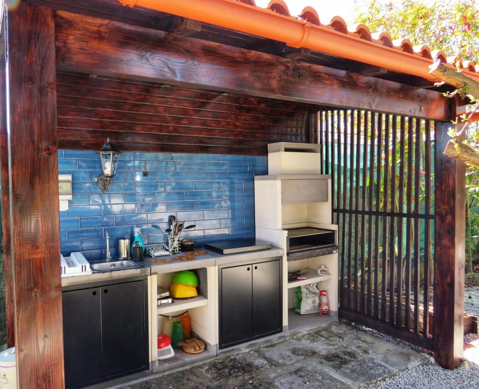 Kitchen or kitchenette, Communal kitchen