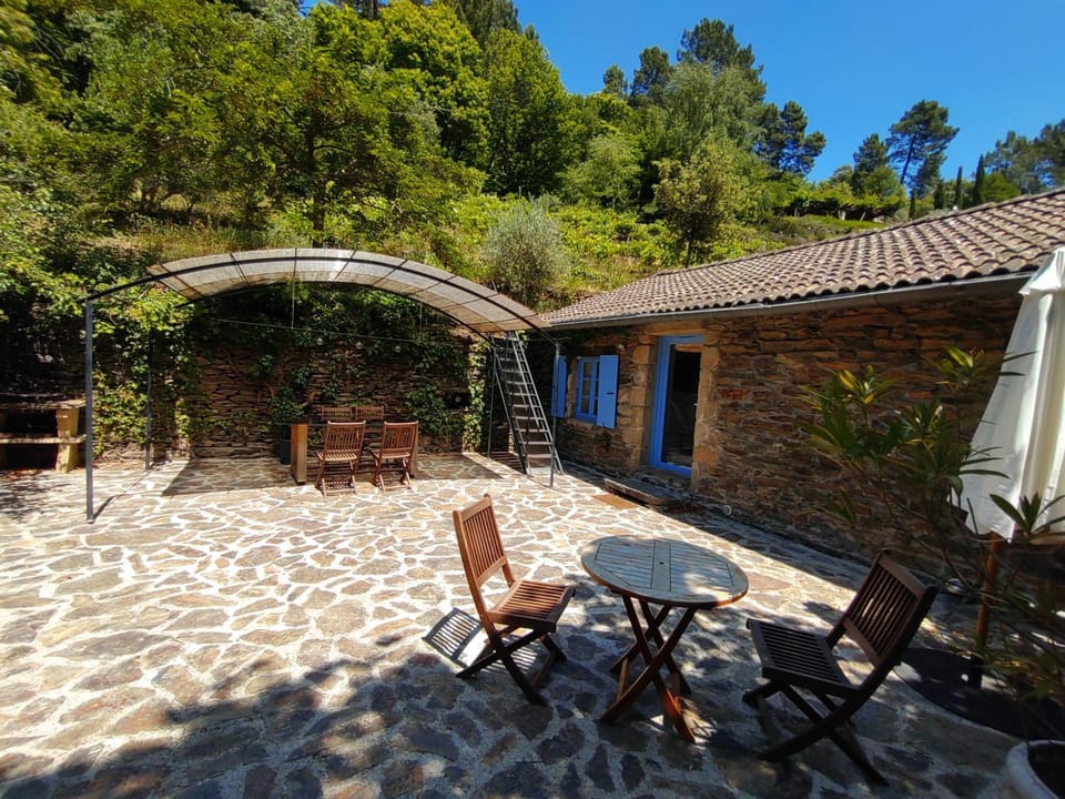 Patio, BBQ facilities