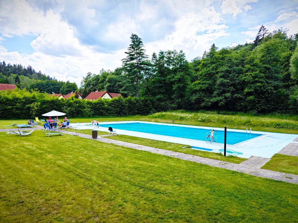 Swimming pool, sunbed
