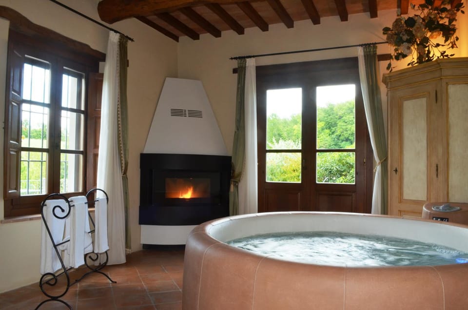 Hot Tub, Spa and wellness centre/facilities