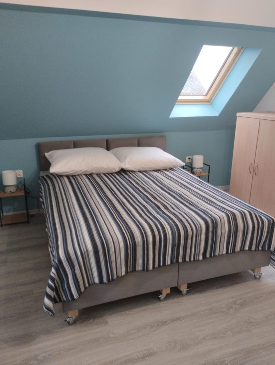 Bed, View (from property/room), Photo of the whole room, Bedroom