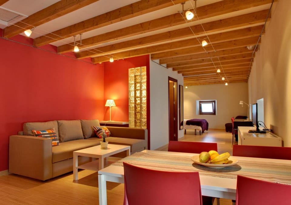 Living room, Seating area, Dining area