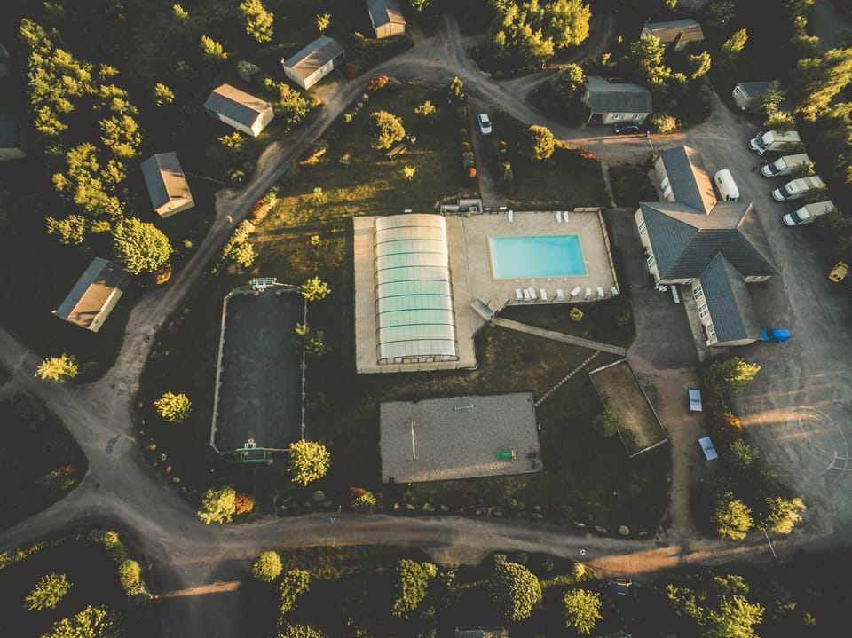 Neighbourhood, Bird's eye view, Swimming pool