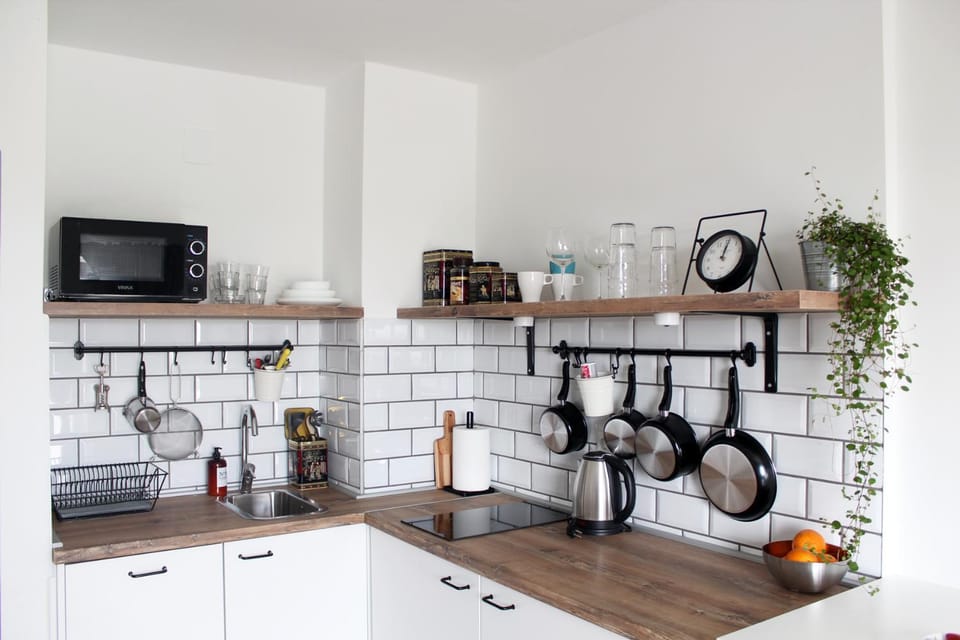 Coffee/tea facilities, Kitchen or kitchenette, Dining area
