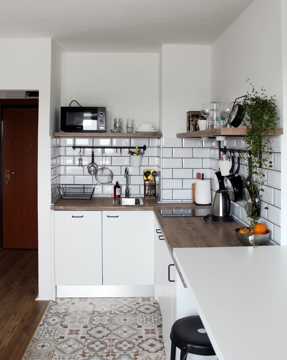 Coffee/tea facilities, Kitchen or kitchenette, Dining area