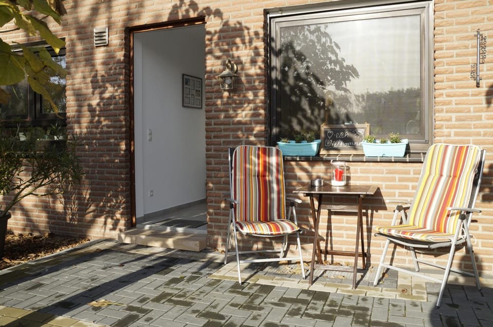 Patio, Facade/entrance, Garden, Balcony/Terrace, On site, Garden view