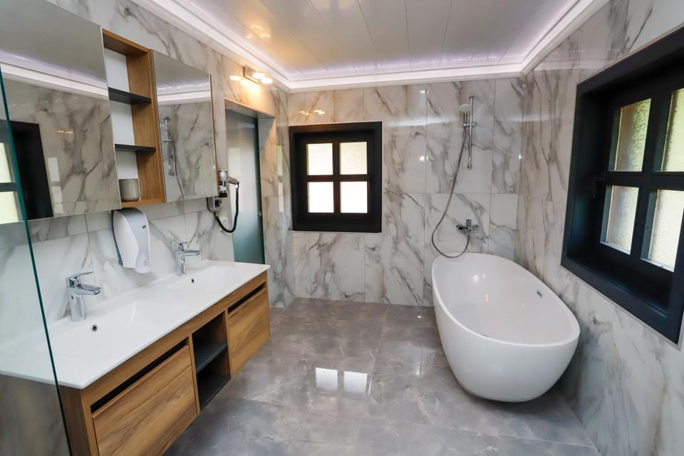Shower, Bathroom, Bath, towels